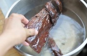 家常小炒腊肉制作技巧（怎么炒腊肉好吃又简单）