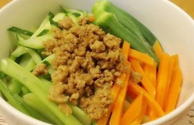 家常肉燥干面的做法（热干面的功效和作用）