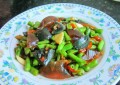 鲜豆角炒皮蛋的做法（皮蛋豆角怎么做好吃）